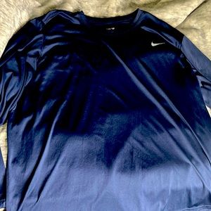 Mens XXL Nike long sleeve Navy Blue DriFit shirt. Great condition.